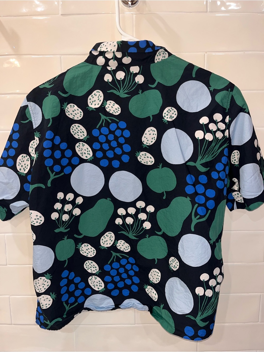 RARE Uniqlo x Marimekko Limited Edition Fruit Print Button-Up Shirt Sz XS - Picture 6 of 9